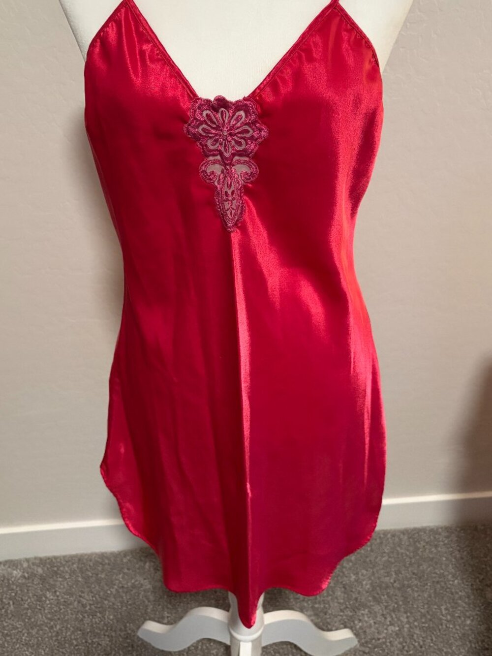 Vintage, Beth Michaels Red Cami/Slip, Medium.